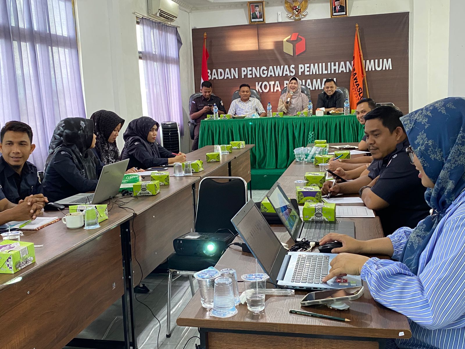 Penguatan Kapasitas Kelembagaan Bawaslu Pariaman Gelar Rapat penyelesaian Sengketa Proses Pemilu Tahun 2024