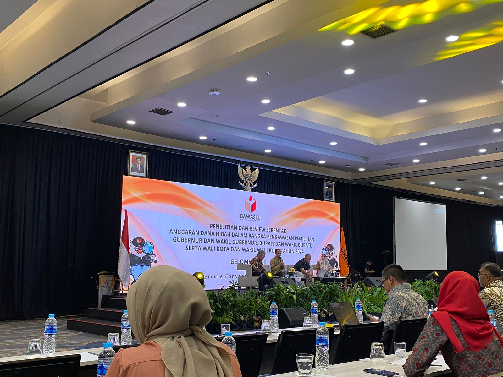 Foto saat narasumber memberikan pengarahan terkait Penelitian dan Review serentak anggaran dana hibah