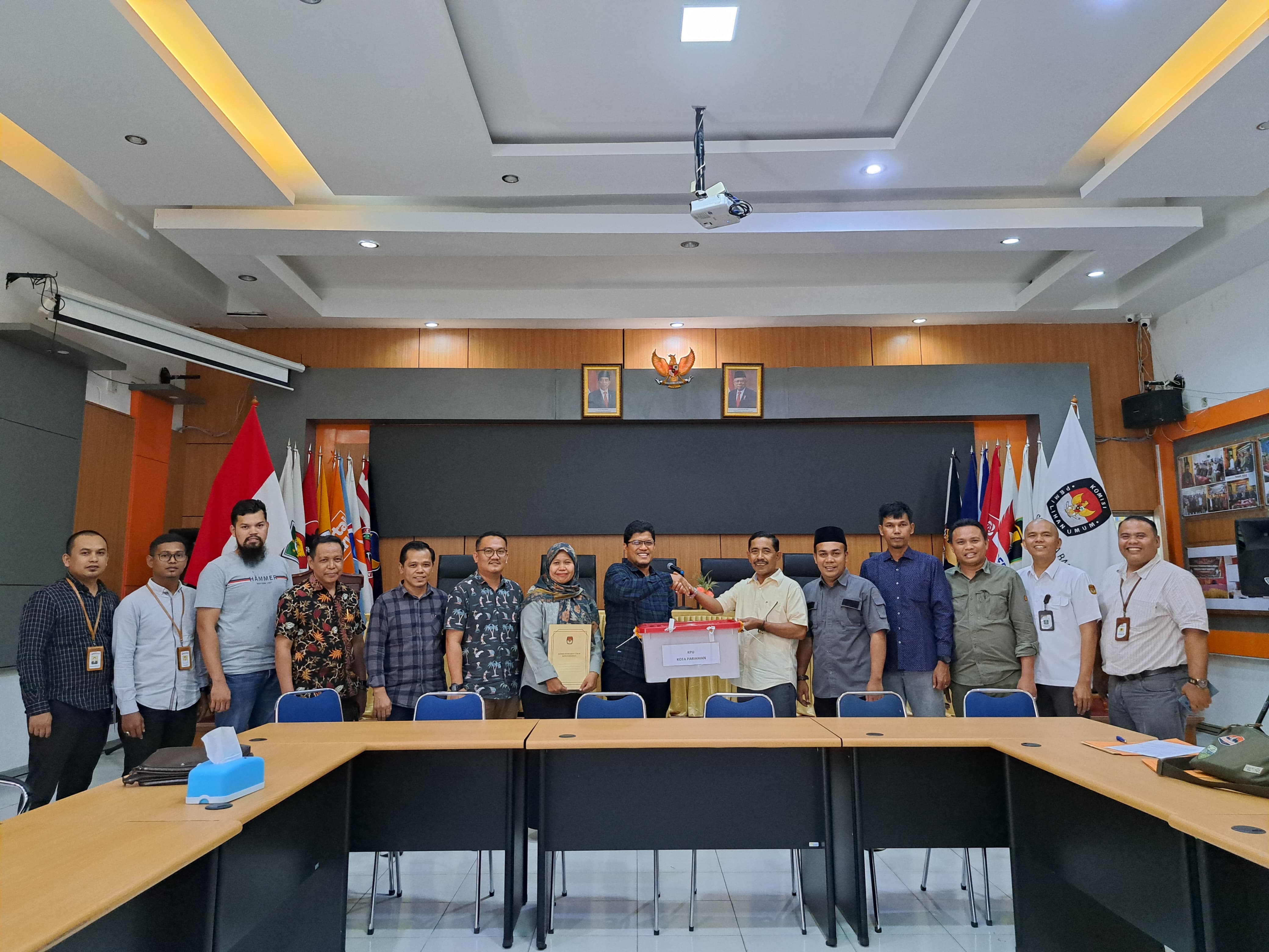 Bawaslu Kota Pariaman awasi langsung penyerahan Berita Acara (BA) dan sertifikat rekapitulasi hasil perolehan suara dalam pemungutan suara ulang (PSU) DPD RI Dapil Sumatera Barat tingkat Kota Pariaman