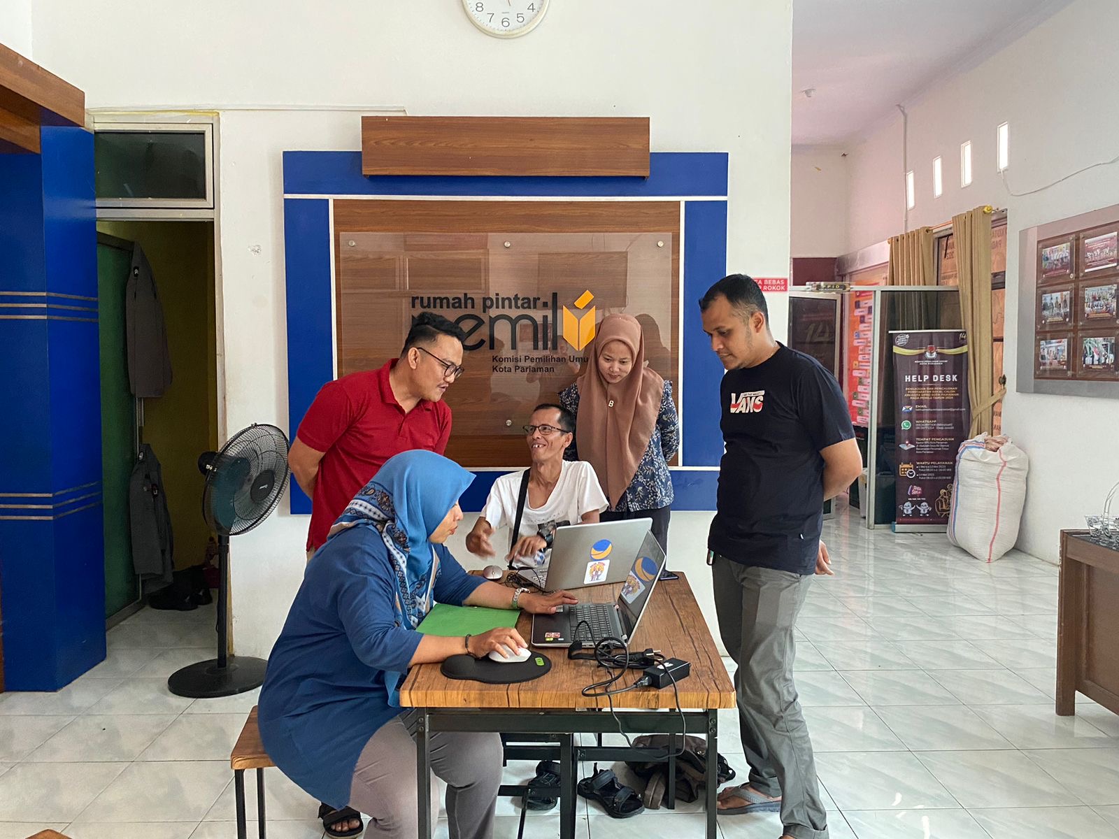 Foto saat pengawasan perbaikan syarat calon walikota dan wakil walikota