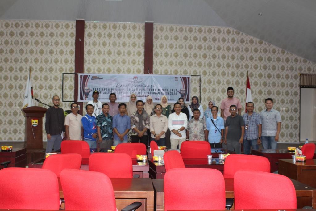 Foto Bersama saat rakor persiapan penetapan nomor urut calon walikota dan wakil walikota pariaman