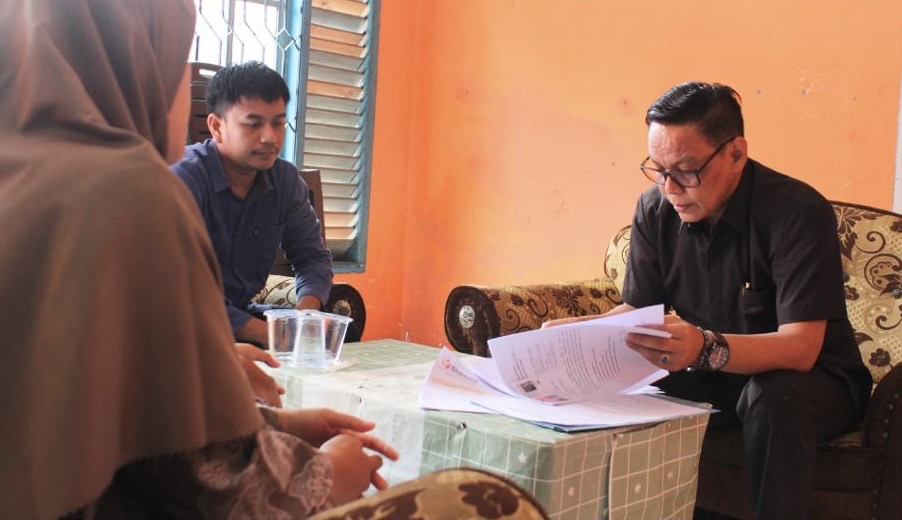 Foto saat Ketua Bawaslu Kota Pariaman, Riswan melakukan monitoring ke Panwaslu Kecamatan terkait rekrutmen PTPS