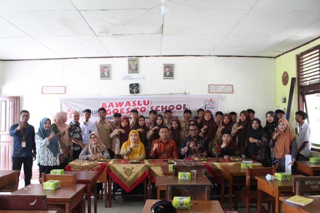 Bawaslu goes to school di MAS YDSI Kota Pariaman