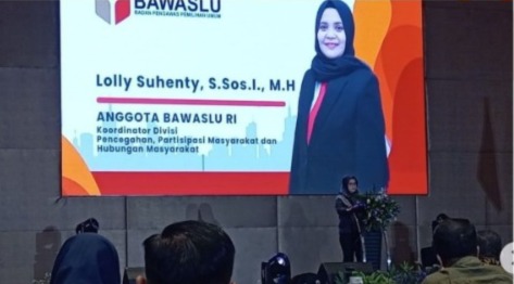 Anggota Bawaslu Lolly Suhenty dalam Rapat Koordinasi (Rakor) Pencegahan Pelanggaran dan Persiapan Pengawasan Pemungutan dan Perhitungan Suara Pemilihan Gubernur dan Wakil Gubernur, Bupati dan Wakil Bupati, Serta Walikota dan Wakil Walikota Tahun 2024 di Tangerang, Senin (11/11/2024).