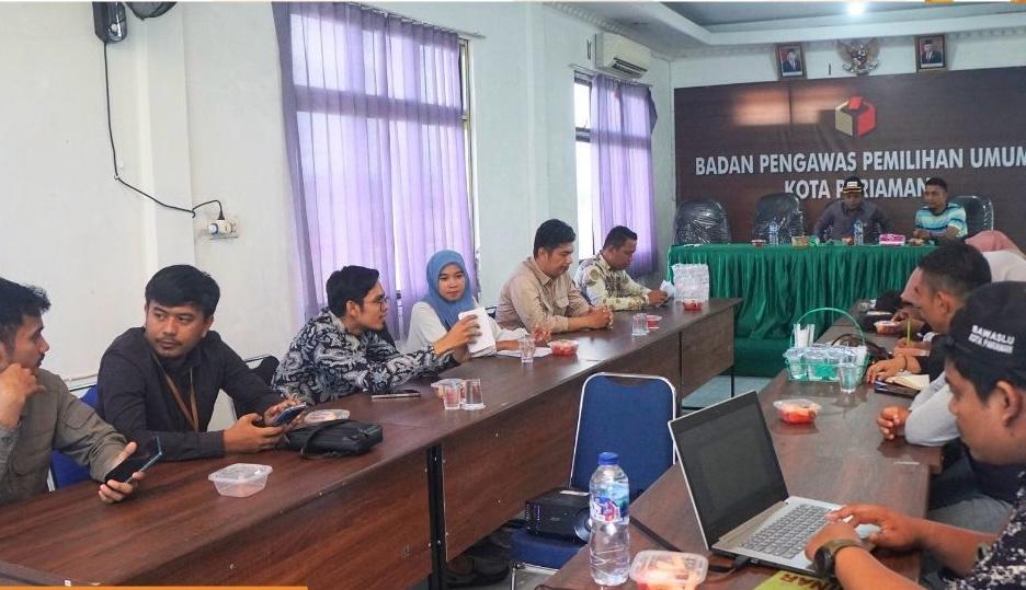 Rapat Evaluasi Pengawasan Masa Kampanye bersama Panwascam, 16/11/24