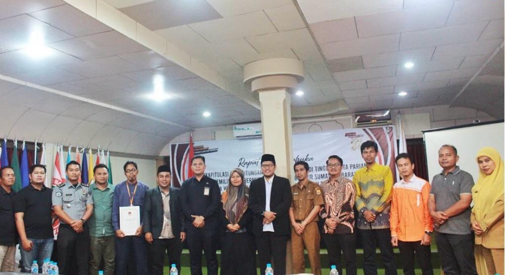 Foto Rekapitulasi Penghitungan Perolehan Suara pada tingkat Kota Pariaman