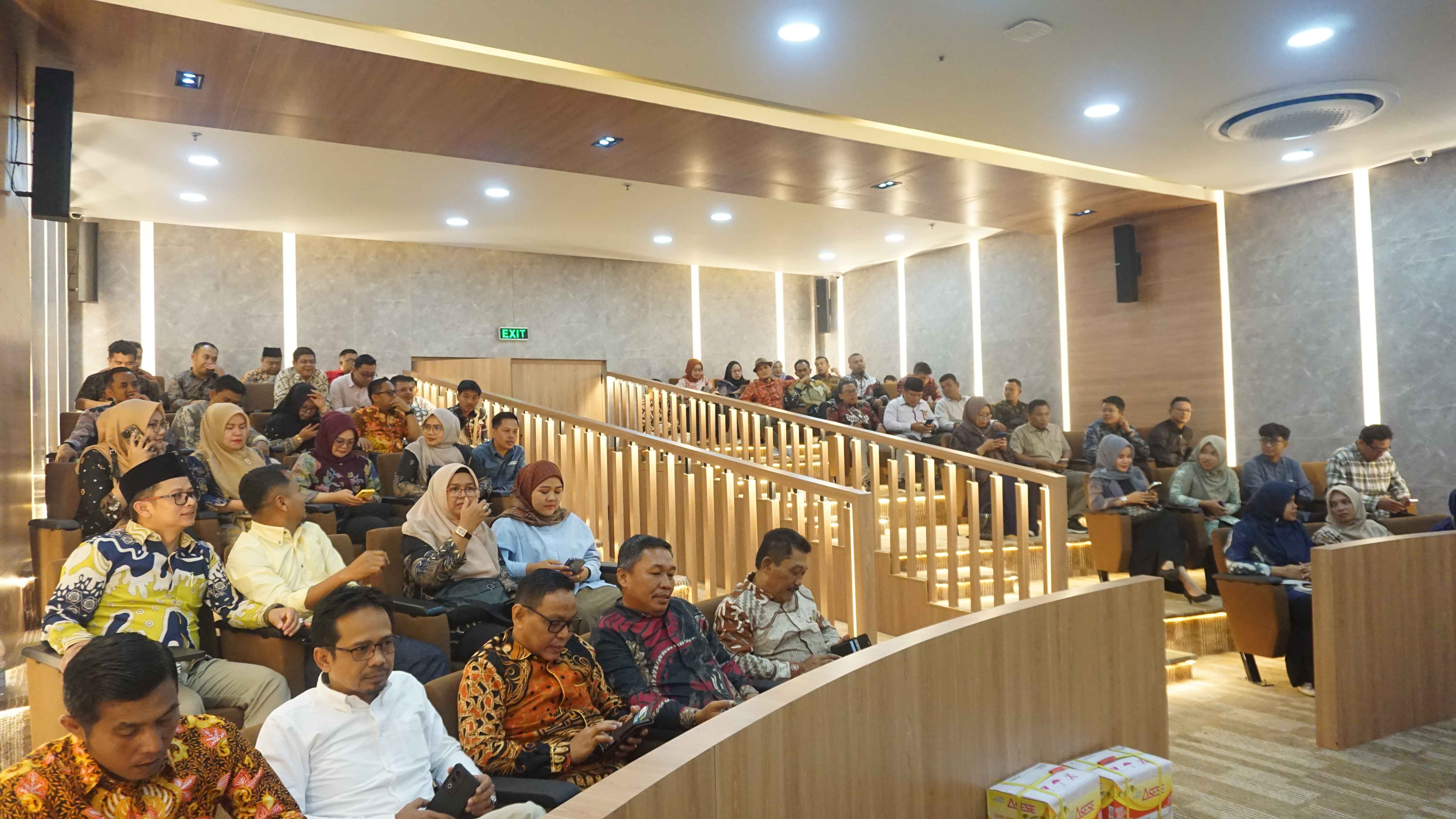 Foto Pelaksanaan konsultasi dan penyampaian laporan layanan informasi publik di Jakarta, 21/02/25