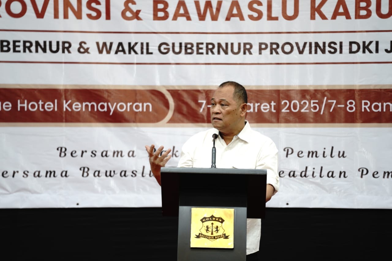 saat memberikan arahan Evaluasi Peningkatan Kapasitas dan Pembinaan SDM Bawaslu Provinsi dan Bawaslu Kabupaten/Kota pada Pemilihan Gubernur dan Wakil Gubernur Provinsi DKI Jakarta Tahun 2024, Jumat (7/3/2025).