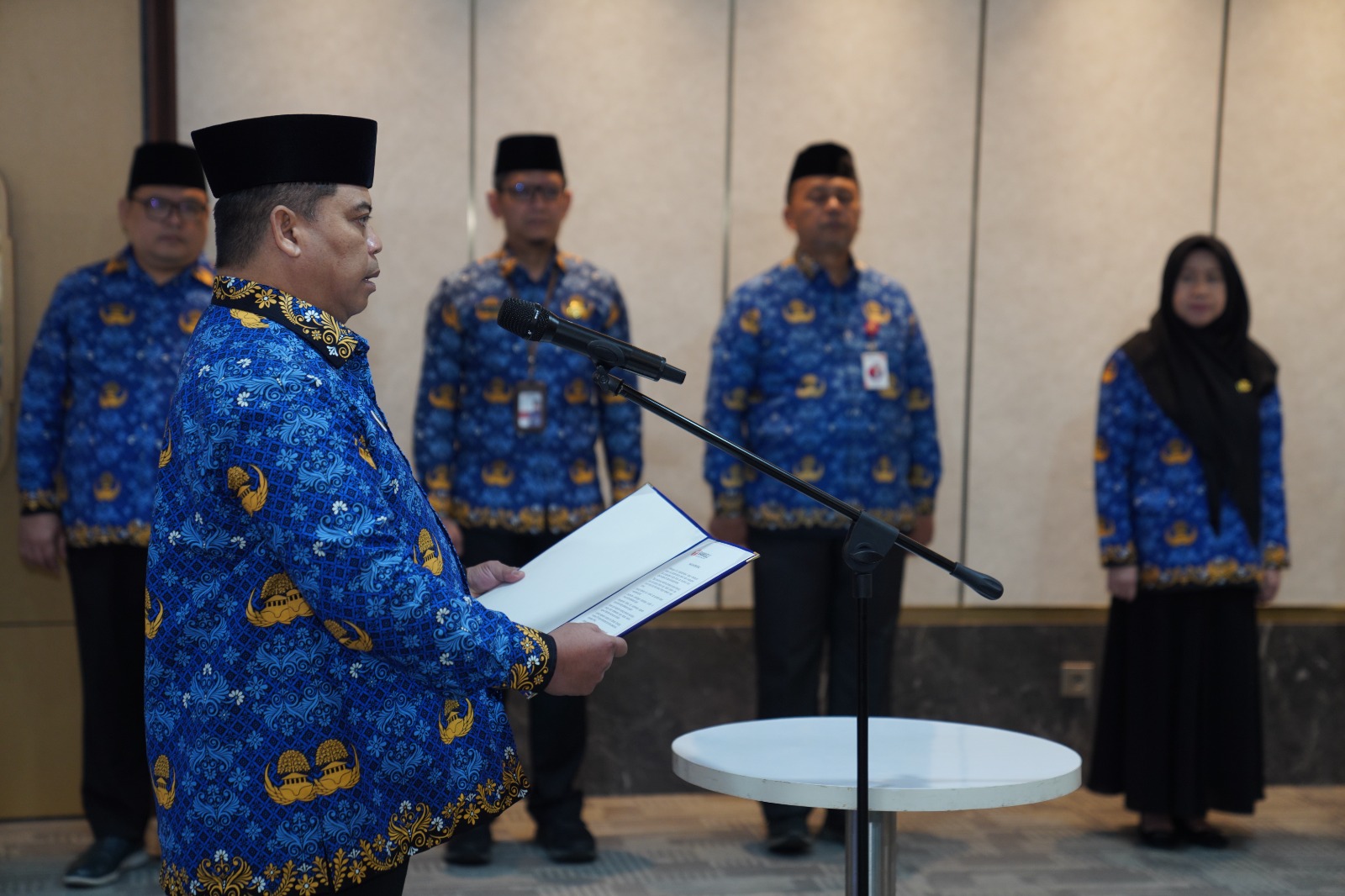 Pengukuhan dan pengambilan sumpah delapan jabatan pimpinan tinggi (JPT) pratama di lingkungan Bawaslu, Jakarta, Kamis (26/6/2025)/Foto: Publikasi dan Pemberitaan Bawaslu 
