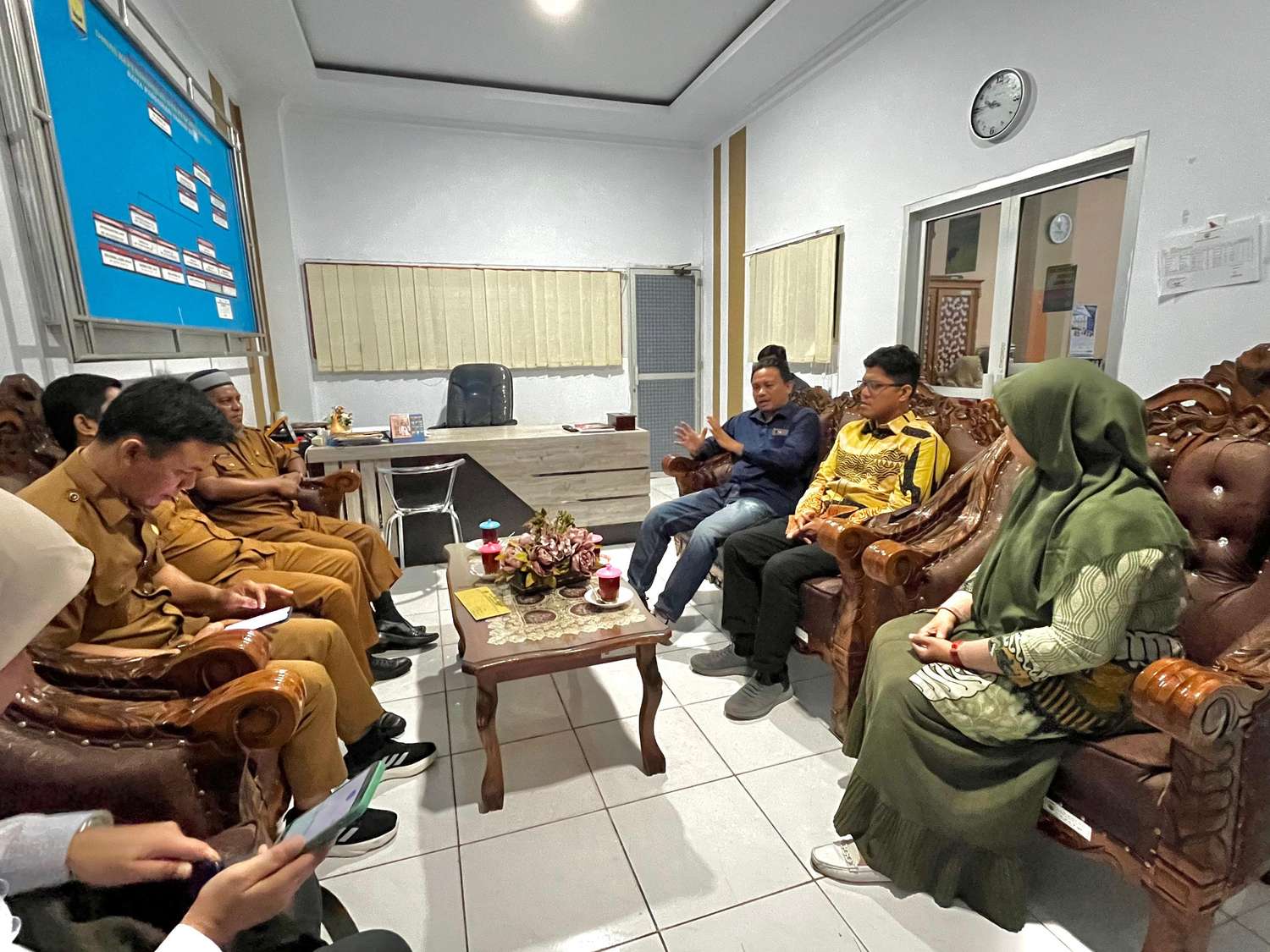 Bawaslu dan KPU melaksanakan koordinasi intensif dengan Dinas Kependudukan dan Pencatatan Sipil (Disdukcapil) Kota Pariaman, 23/06/24