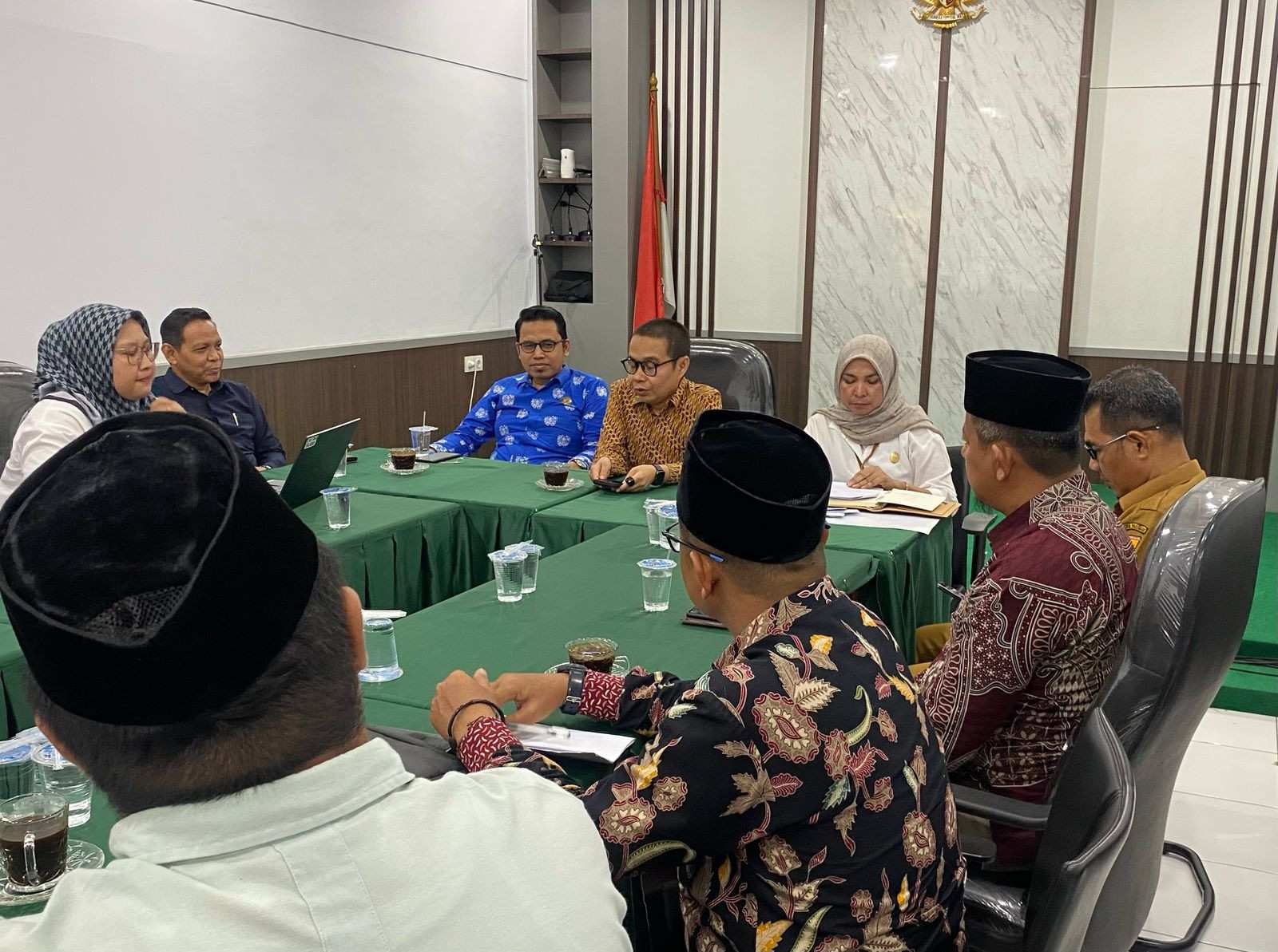 Kunjungan Bawaslu Kota Pariaman dan lembaga lain ke Komisi Informasi Sumatera Barat dalam rangka konsultasi terkait pengisian kuisioner e-monev, 04/08/25