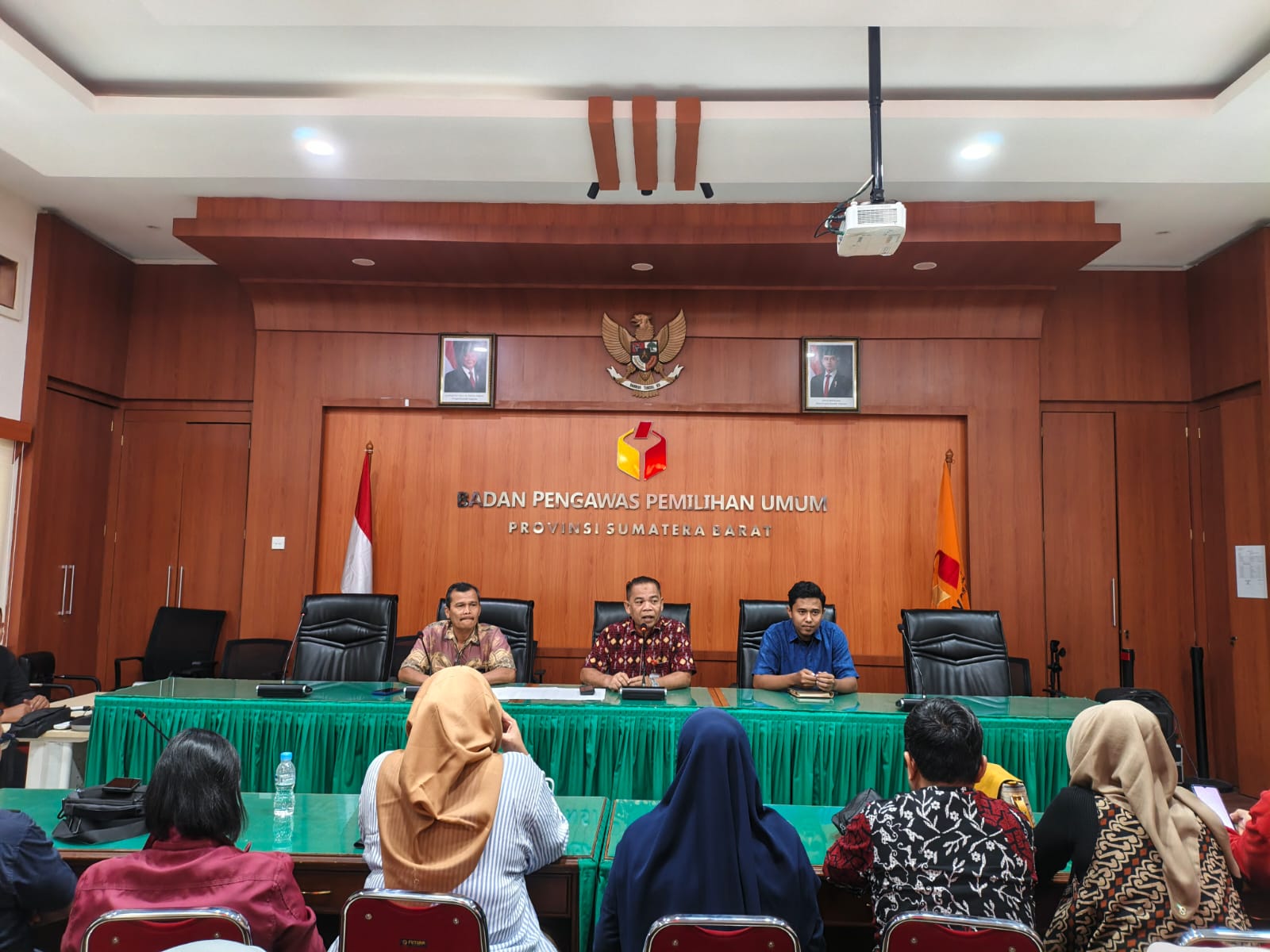 Rinaldi Aulia, Kepala Sekretariat Bawaslu Provinsi Sumatera Barat (Kanan)