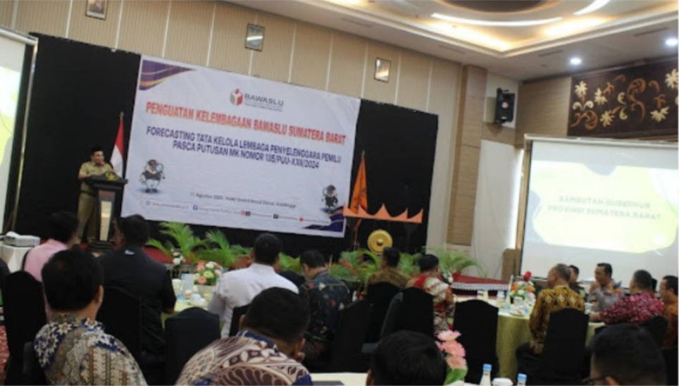 kegiatan Penguatan Kelembagaan Pengawas Pemilu yang diselenggarakan oleh Bawaslu Provinsi Sumatera Barat di Hotel Grand Royal Denai, 11/08/25