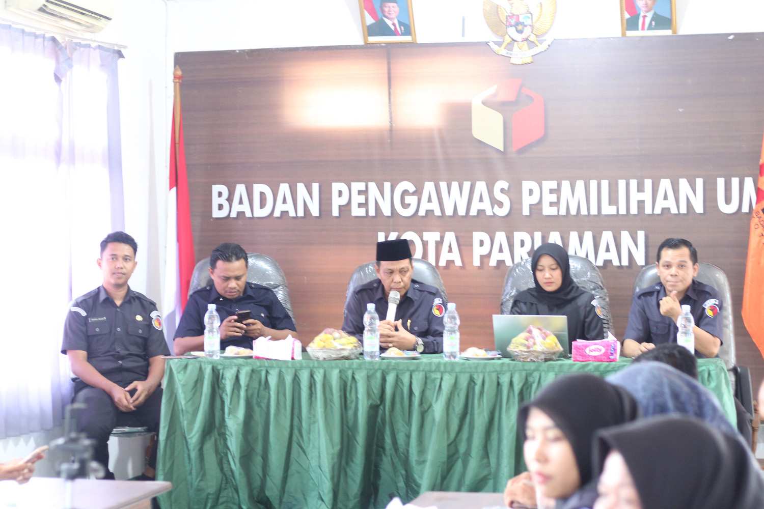 Sambutan Ketua Bawaslu Kota Pariaman, Riswan dalam kegiatan rapat pengelolaan Barang Milik Negara (BMN), senin 11/05/2026