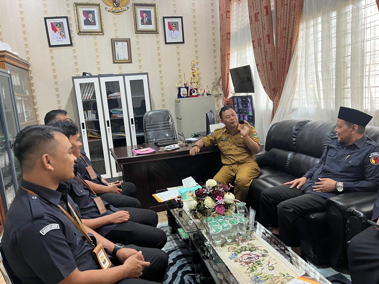 Diskusi Lanjutan terkait konsolidasi demokrasi bersama Kepala SMKN 1 Pariaman, senin 11/05/2026