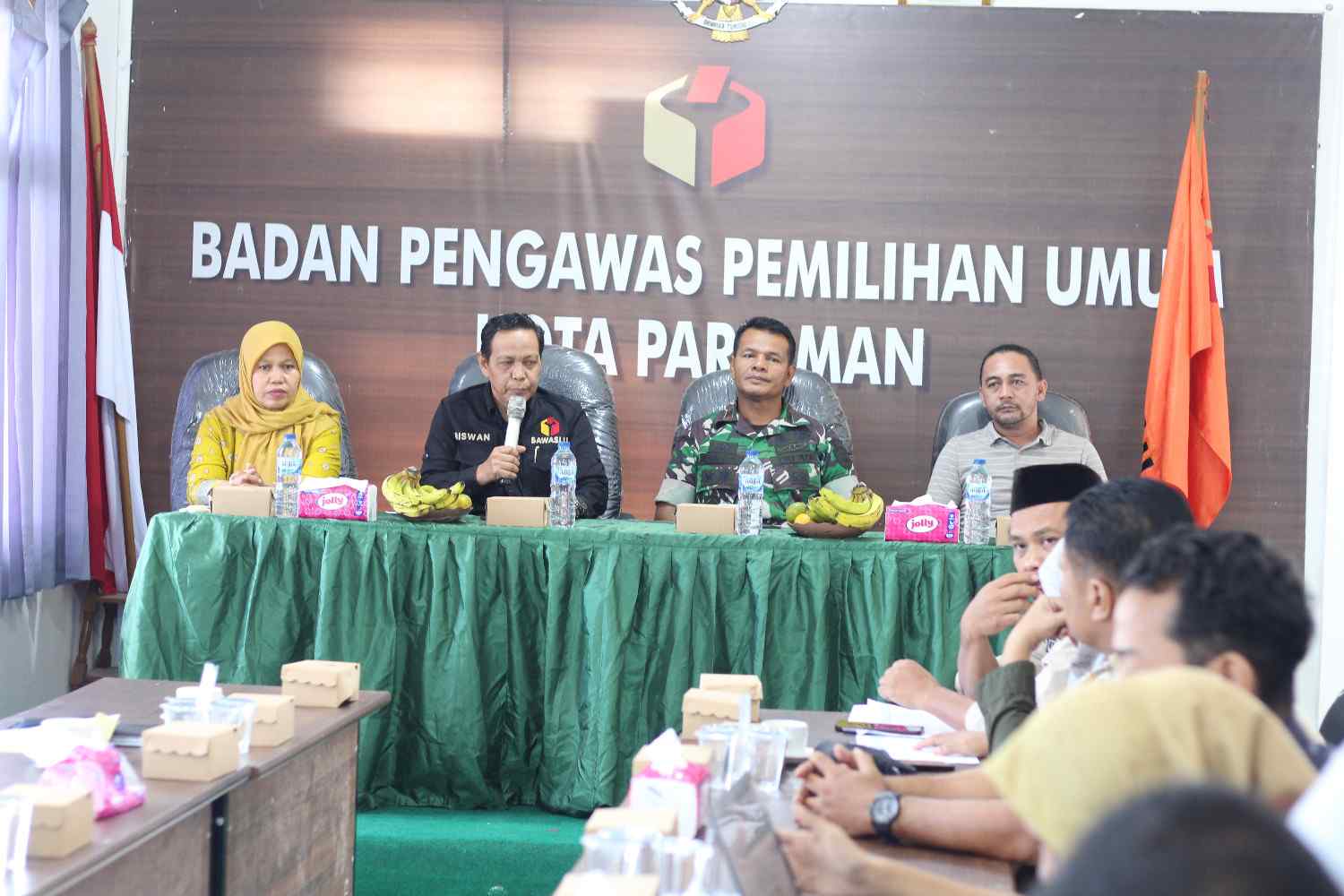 Penyampaian Sambutan oleh Ketua Bawaslu, Riswan dalam  Rapat Koordinasi Pengawasan Pemutakhiran Data Pemilih Berkelanjutan (PDPB) bersama pihak terkait pada 03/06/2026