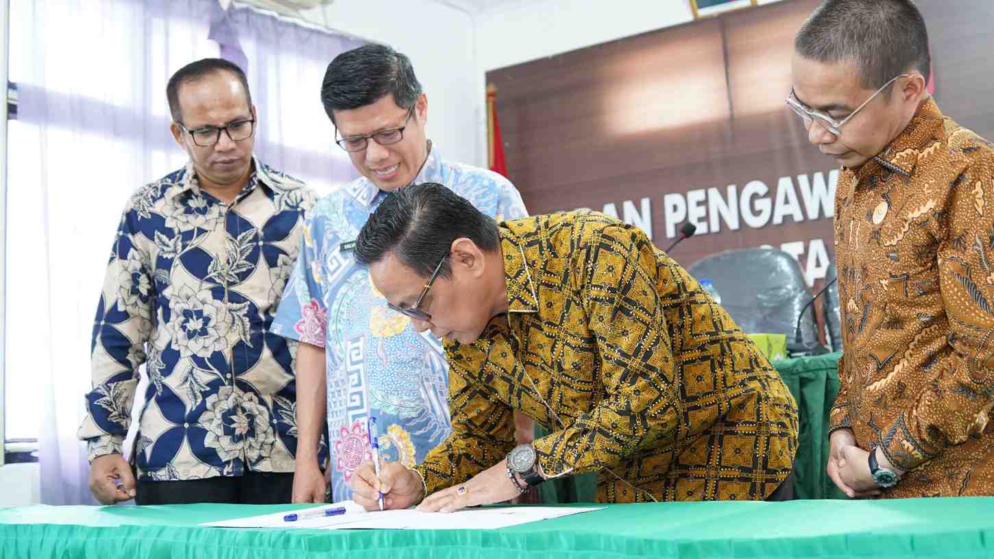 Penadatanganan MoU Bawaslu Kota Pariaman dengan Kominfo terkait Pengelolaan Keterbukaan Informasi Publik, 23/07/26