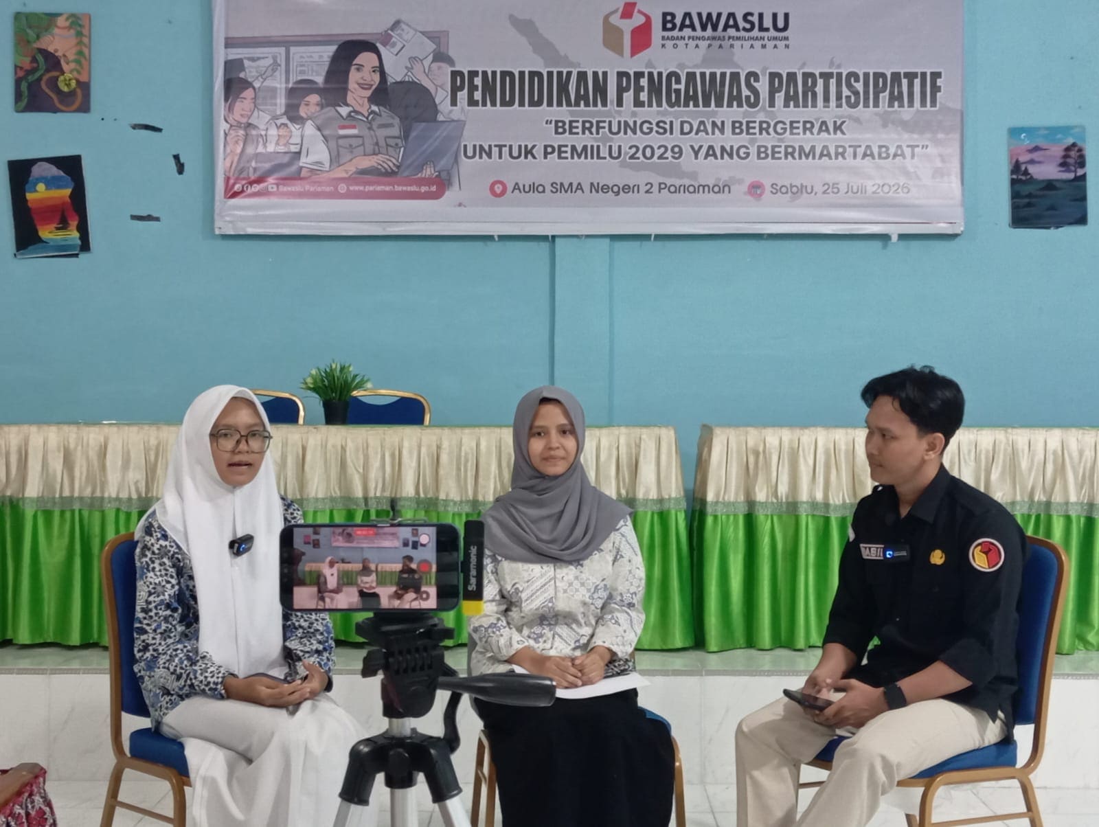 Melalui Podcast OPTIMIS, Bawaslu Kota Pariaman berharap semakin banyak generasi muda yang memahami pentingnya pengawasan partisipatif serta mampu menjadi garda terdepan dalam menangkal hoaks, menolak politik uang, dan menjaga proses demokrasi tetap berlangsung secara jujur, adil, serta berintegritas. Inovasi ini sekaligus menjadi bentuk komitmen Bawaslu dalam memanfaatkan media digital sebagai sarana edukasi kepemiluan yang inklusif, adaptif, dan dekat dengan kehidupan generasi muda.