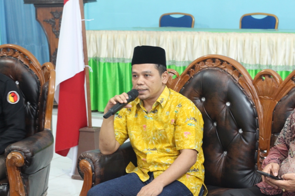 Anggota Bawaslu Kota Pariaman, Elmahmudi dalam penyampaian materi kepada peserta P2P, 25/07/26