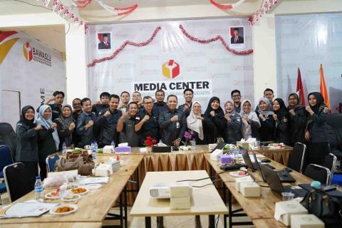 Bawaslu Pariaman Ikuti Rapat Pembahasan Pemenuhan Kelengkapan Pejabat Struktural dan Pengelola Keuangan, 29/09/26