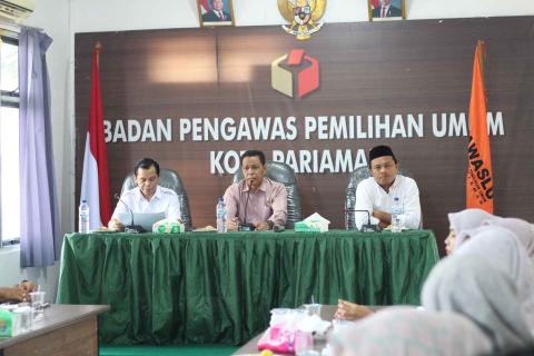 Bawaslu Pariaman menggelar diskusi Selaras, 21/10/26