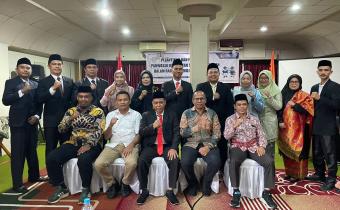 Foto Bersama Pimpinan Bawaslu dengan Panwascam terpilih