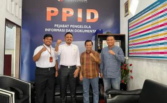 Foto bersama Koordinator Divisi HPPH dan Koordinator Divisi PPPS Bawaslu Pariaman bersama Komisi Yudisial Provinsi Sumatera Barat