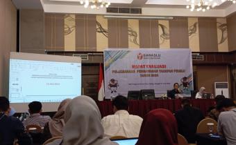 Foto kegiatan Rapat Evaluasi Pelaksanaan Pengawasan Tahapan Pemilu Tahun 2024 yang diselenggarakan di Pangeran Beach Hotel, Jumat (21/06/24).