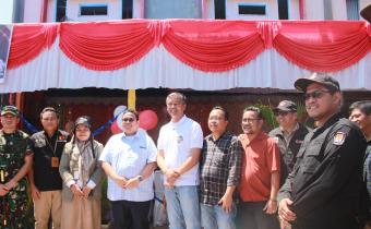 Foto bersama saat kedatangan ketua bawaslu RI