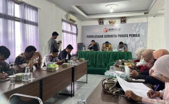 Foto : rapat koordinasi bersama panwascam 17/07/24