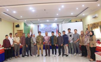 Foto bersama saat rakor persiapan pengawasan pendaftaran calon kepala daerah