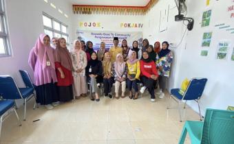 Panwaslu kecamatan pariaman tengah berfoto bersama dengan komunitas yang ada di kecamatan pariaman tengah