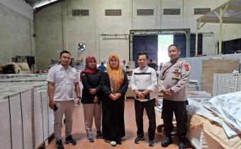 foto bersama bawaslu, kpu dan polres pariaman dalam memonitoring surat suara