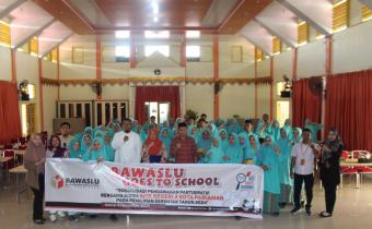 Bawaslu goes to school di SMKN 2 Pariaman