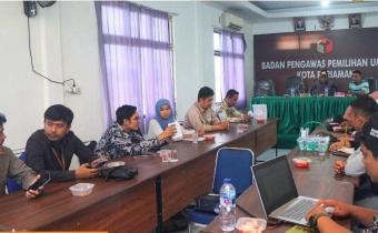 Rapat Evaluasi Pengawasan Masa Kampanye bersama Panwascam, 16/11/24