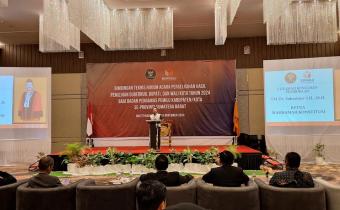 Foto saat Suhartoyo selaku Ketua MK menyampaikan Kata sambutan dalam kegiatan Bimbingan dan Teknis Perselisihan Hasil Pemilihan (PHP) Gubernur dan Wakil Gubernur, Bupati dan Wakil Bupati serta Walikota dan Wakil Walikota, 14-16 November 2024