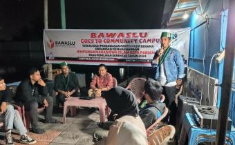 Foto sosialisasi pengawasan partisipatif Bawaslu kota pariaman bersama mahasiswa