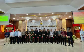 Foto bersama dalam acara Serah Terima Jabatan Wali Kota dan Wakil Wali Kota Pariaman Periode 2025-2030, senin (03/03/2025)