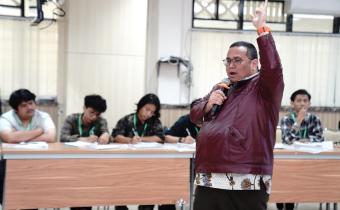 Ketua Bawaslu Rahmat Bagja menjadi pembicara dalam Intermediate Training (LK-II) HMI di Yogyakarta, Selasa (18/2/2025)/foto: Publikasi dan Pemberitaan Bawaslu.