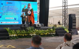 Anggota Bawaslu Lolly Suhenty dalam Pengawasan Pelantikan dan Pengambilan Sumpah/Janji Gubernur dan Wakil Gubernur, Bupati dan Wakil Bupati, Serta Wali kota dan Wakil Wali kota masa jabatan 2025-2030 di kantor Bawaslu, Jakarta, Kamis (20/2/2025).