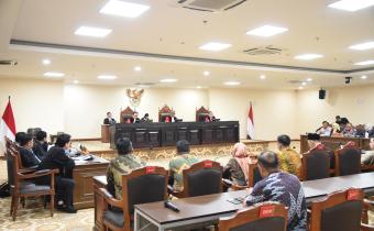 Suasana sidang pemeriksaan pendahuluan terhadap tiga perkara Perselisihan Hasil Pemilihan Umum Kepala Daerah (PHPU Kada) Tahun 2024 di Mahkamah Konstitusi (MK), Jakarta, Selasa (17/6/2025)