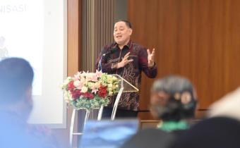 Anggota Bawaslu Herwyn JH Malonda dalam Focus Group Discussion (FGD) Evaluasi Tata Kelola Organisasi Pengawas Pemilu di Yogyakarta, Jumat (29/8/2025).