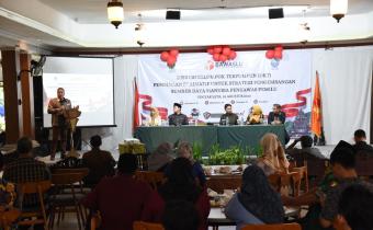 Anggota Bawaslu Herwyn JH Malonda saat membuka kegiatan Diskusi Kelompok Terpumpun (DKT) Pembinaan Evaluatif untuk Strategi Pengembangan SDM Pengawas Pemilu, di Yogyakarta, Kamis (28/8/2024).
