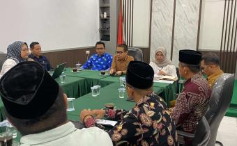 Kunjungan Bawaslu Kota Pariaman dan lembaga lain ke Komisi Informasi Sumatera Barat dalam rangka konsultasi terkait pengisian kuisioner e-monev, 04/08/25