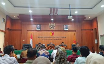 Rapat Dalam Kantor terkait Penguatan Kelembagaan SurveiKepyasan Masyarakat terhadap Lembaga Pengawas Pemilu yang diselenggarakan oleh Bawaslu Provinsi Sumatera Barat pada kamis, (25/09/25).