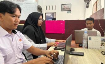 Calon Pegawai Negeri Sipil (CPNS) Bawaslu Kota Pariaman mengikuti MOOC pada rabu, (20/08/25).