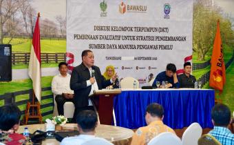 Anggota Bawaslu Herwyn JH Malonda dalam kegiatan DKT Pembinaan Evaluatif di Tangerang, Senin (8/9/2025)/Foto: Publikasi dan Pemberitaan Bawaslu