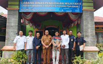 Foto Bersama Bawaslu, KPU dan Pihak Dinas Pendidikan Provinsi Sumatera Barat dalam koordinasi pendidikan pemilih pemula, 24/11/25