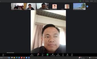 Muhammad Khadafi, Anggota Bawaslu Provinsi Sumatera Barat sedang memberikan arahan dalam Rapat Penyusunan kerja, 08/01/2026