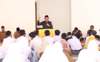 Ulil Amri, Kordiv HPPH Bawaslu Kota Pariaman saat melaksanakan Konsolidasi demokrasi bersama pihak SMA N 5 Pariaman, 02/03/2026